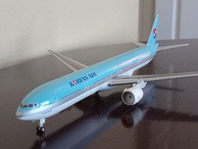 Gemini Jets 1:400 Korean Air 777-300  MINT
