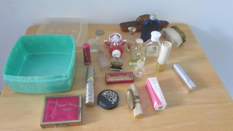 Vintage Estate Mixed Lot Vanity Cosmetics, Perfume Bottles, Lipstick+