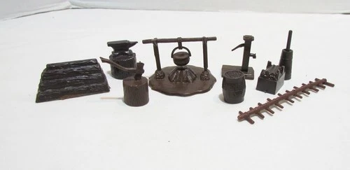 MARX PLAYSET HARD PLASTIC OUTDOOR ACCESSORY LOT for FORT APAPCHE WESTERN ALAMO
