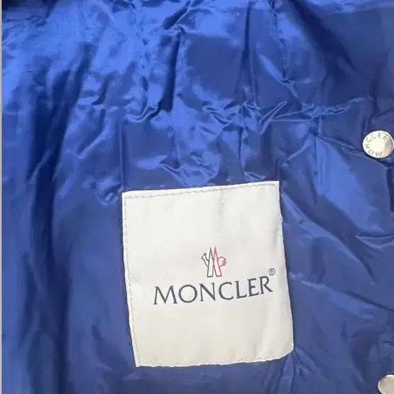 Moncler Women's Padded Vest New Blue Size 0 (44-55) thumbnail 4