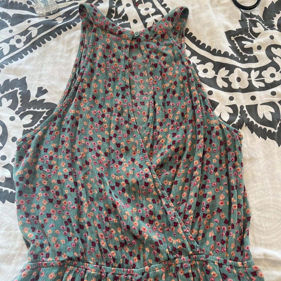 Mameluco sin mangas floral verde Mossimo Supply Co. para mujer pequeño boho jardín mujer Foto 4 de 4