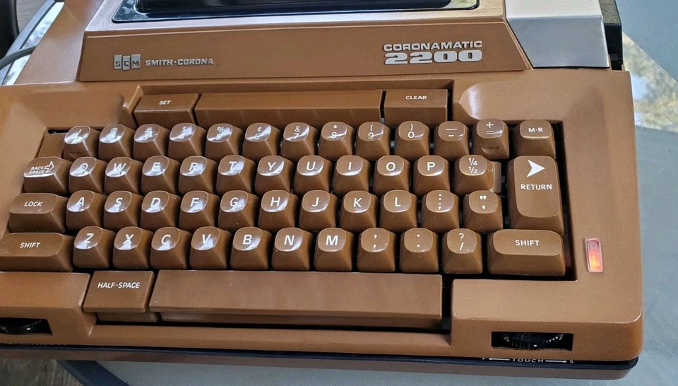 复古 70 年代 Corona Coronamatic 2200 电动打字机和墨盒工作良好* — 第 2/4 张图片