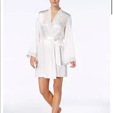 NWT Linea Donatella Midnight Short Wrap Robe size small/medium white bridal