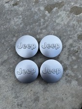 4x Jeep Center Caps Grand Cherokee Wrangler Compass 1lb77trmac 2.5 Silver Oem