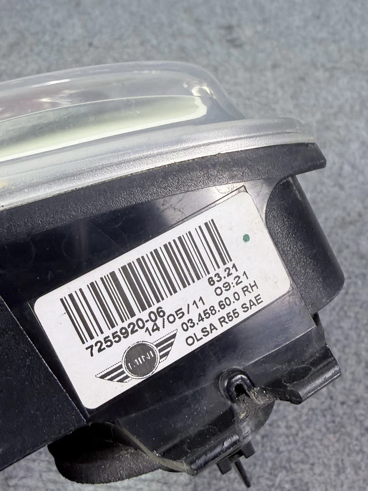 Conjunto de luz trasera derecha MINI Cooper Clubman 2011-2014 OEM (lado del pasajero) Foto 4 de 4