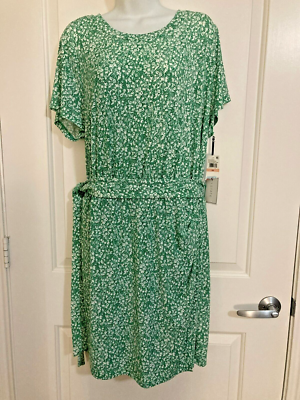 green emerald velvet dress Contessa Long Dress in Jewel Green – Maison Safiyaa USA main image 1