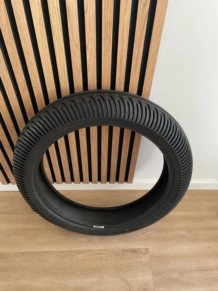 Metzeler Racetec RR Rain KR1 Front NHS 120/70 R17 NHS 1207017 Motorradreifen - Bild 2 von 3