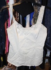 VINTAGE OLGA CAMISOLE SILKY NYLON  LACE VICTORIAN ESQUE CAMI LINGERIE TOP sz M