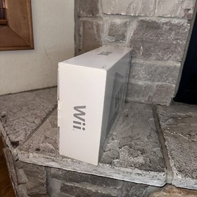 Nintendo Wii Console System in Original Box + 3 Controllers RVL-001 w/ NES Skin