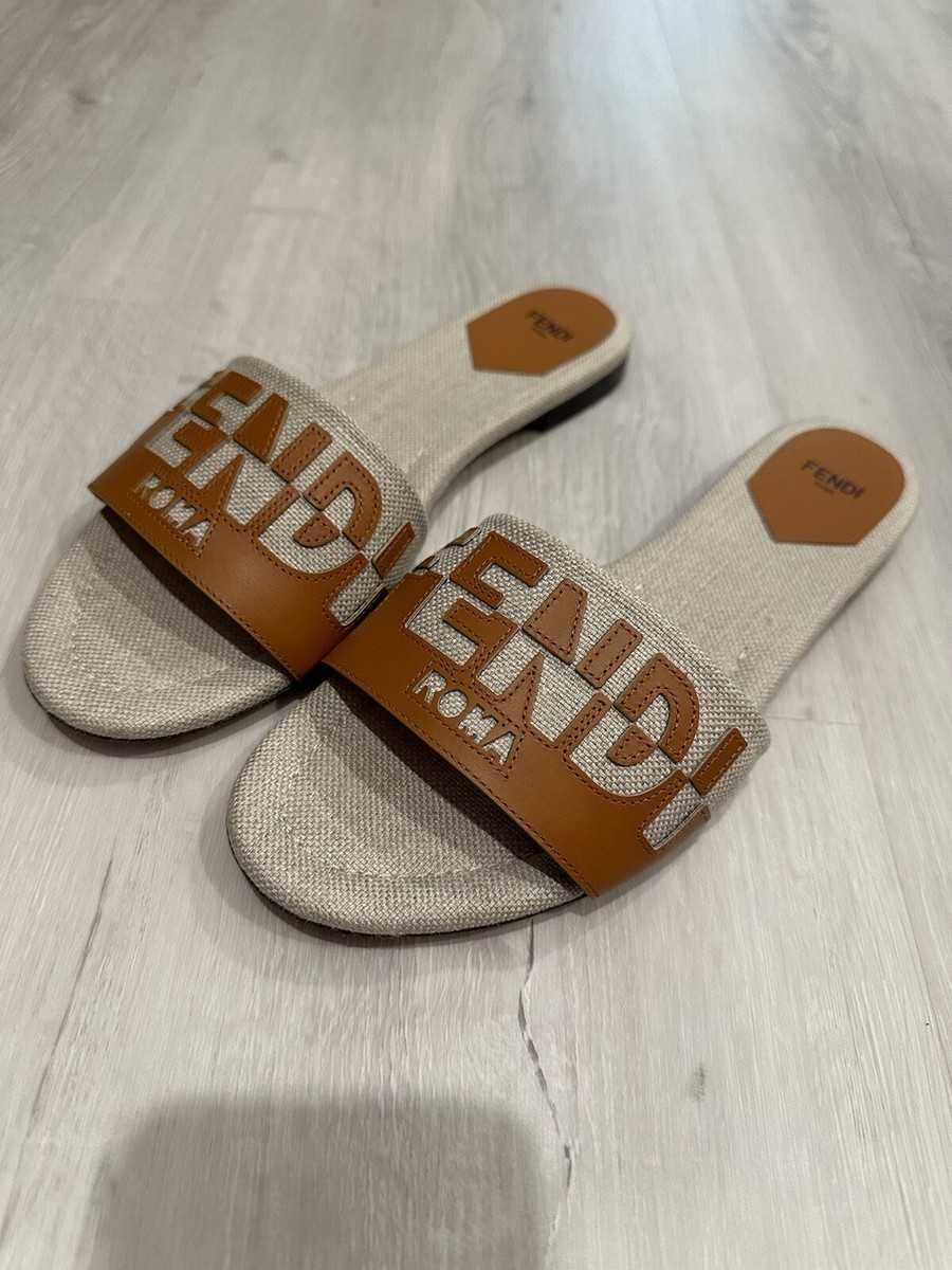サンダル FENDI 'Fendi Roma' slides Fendi Women's Cuoio Grezzo Signature Bicolor Logo Slide