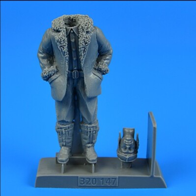 MW22 AEROBONUS 320147 GERMAN OR AUSTRO-HUNGARIAN WWI PILOT (WINTER EDITION) 1/32