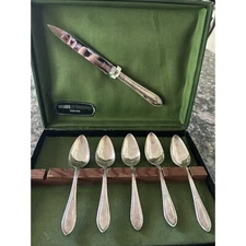 Vintage Viners Of Sheffield England Stainless Steel Knife & 5 Teaspoons Set In B
