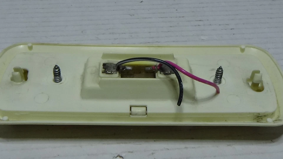 1987-1995 Jeep Wrangler YJ Hard Top Dome Light Lamp - Image 4 of 4