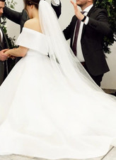 Weißes A-Linie Brautkleid mit Carmen-Ausschn...
