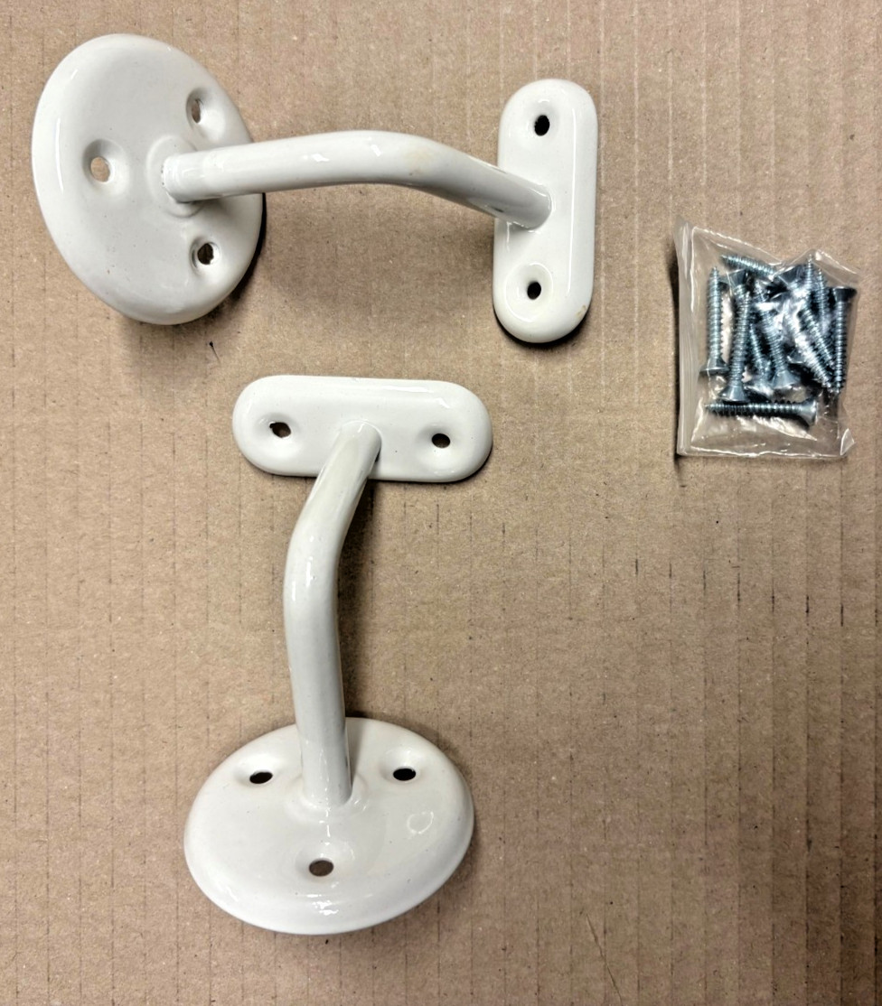GEORGE BOYD HANDRAIL BRACKET 63MM WHITE - OLD STOCK