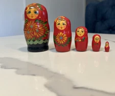 Set Of 5 Vintage Wood Matryoshka Nesting Dolls Hand Painted Decor