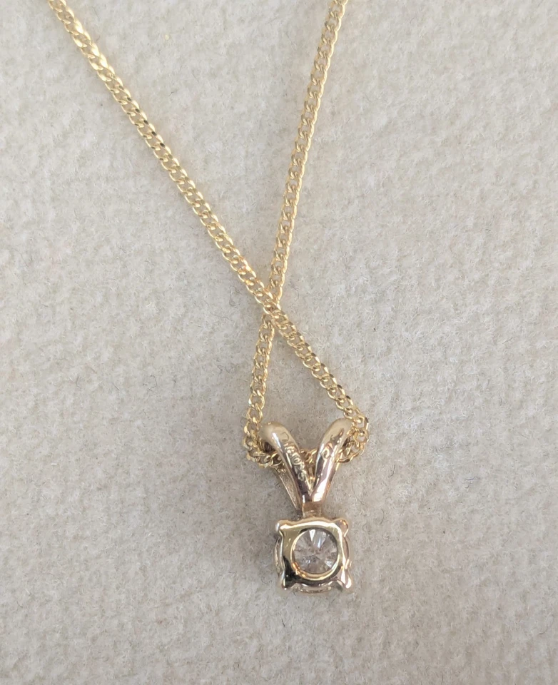 9CT YELLOW GOLD 0.25CT SOLITAIRE NATURAL DIAMOND PENDANT WITH NECKLACE. RRP £550 - Image 2 of 4