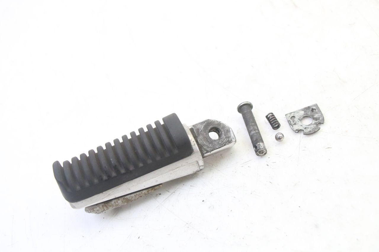 REPOSAPIES TRASERA DERECHA - YAMAHA XJ6 ABS 600 (2008 - 2016)