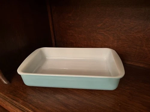 Vintage 1950s Pyrex 231 Turquoise Robin's Egg Blue Baking Dish 1-1/2 Quart