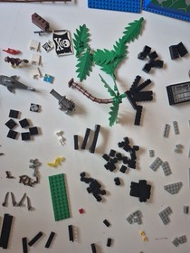 LEGO 6273 Rock Island Refuge   Vintage Lots of Parts figures Raised Base PARTS