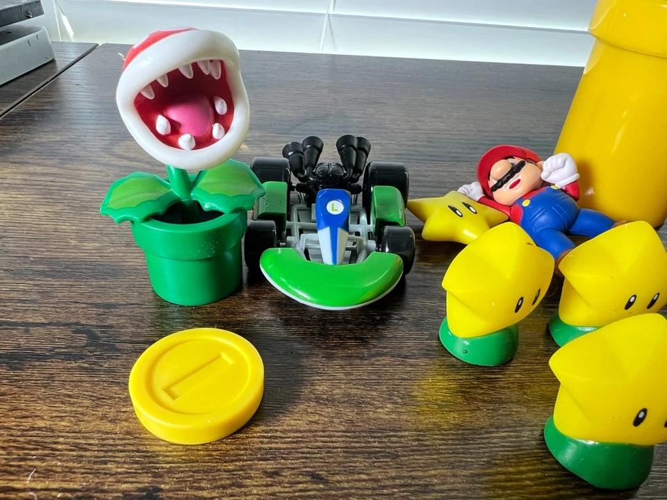 Lote de mini juguetes de plástico pequeños de Super Mario Brothers 16 figuras diferentes tipos Foto 2 de 4
