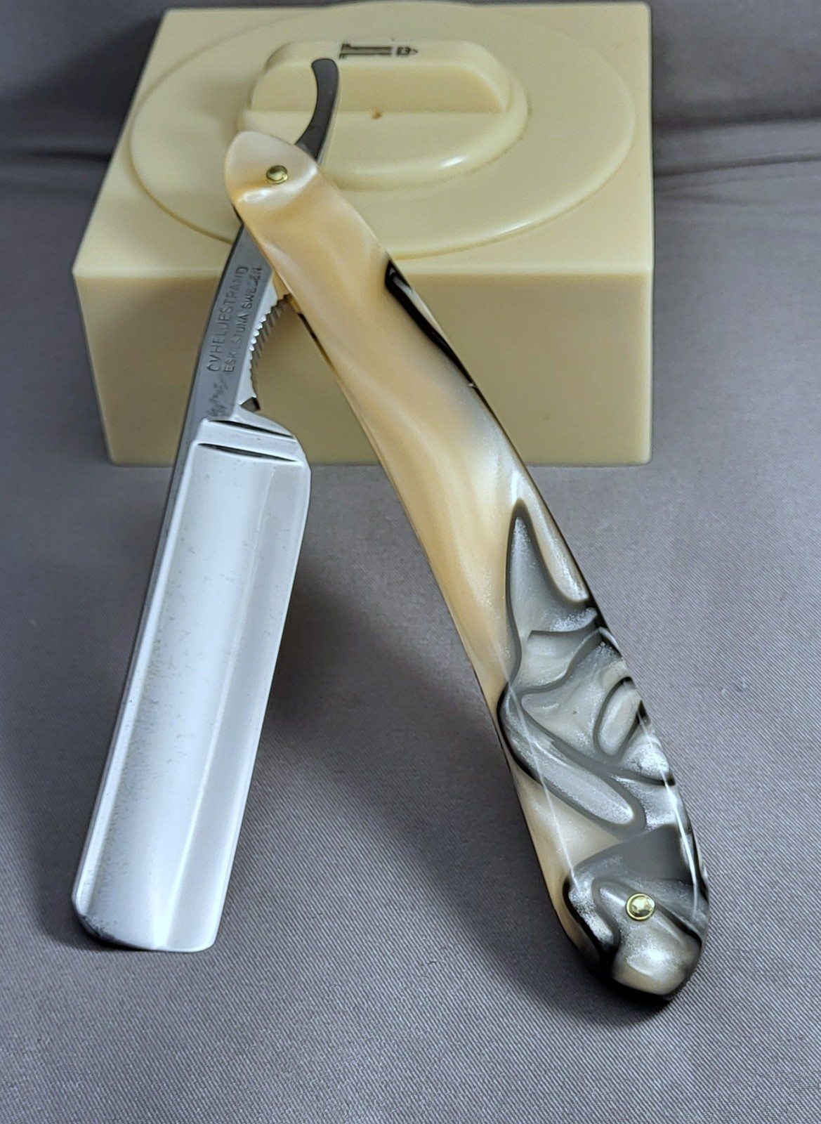 Vintage Restored C.V. Heljestrand - MK No 32 - Straight Razor - Shave Ready