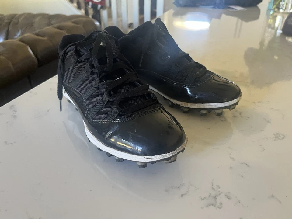 Chuteiras de futebol Nike Jordan 11 Low Space Jam tamanho 8 A01560-011 - Imagem 2 de 4