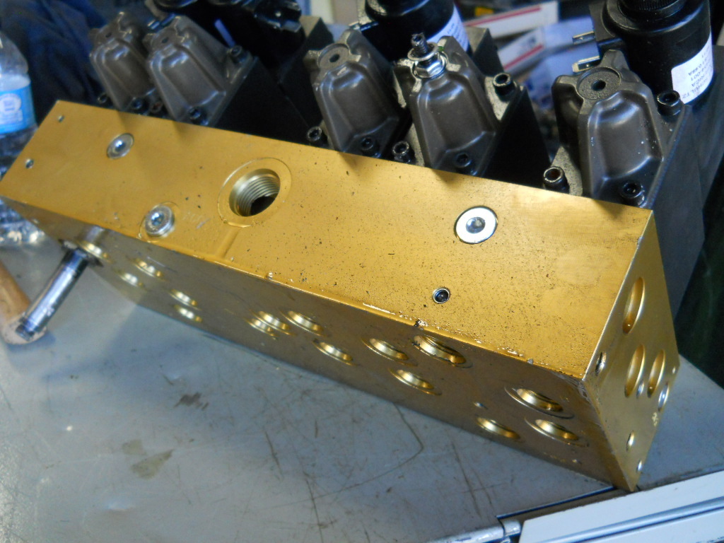 Large Parker Hydraulic Manifold with Switches, Used, Excellent eBay