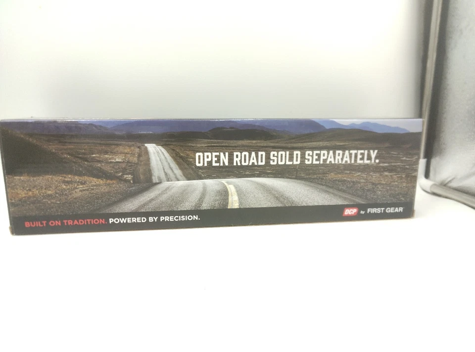 Peterbilt 359 w Mid-Roof Sleeper & Lode King Distinction Tri-Axle Hopper NIB - Image 3 of 4