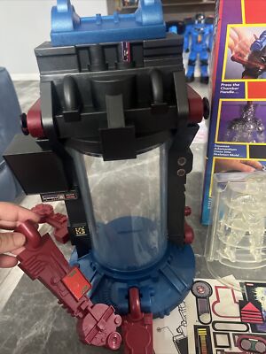 X-Men Weapon X Lab Wolverine Marvel Comics ToyBiz Toy Biz 1996. As