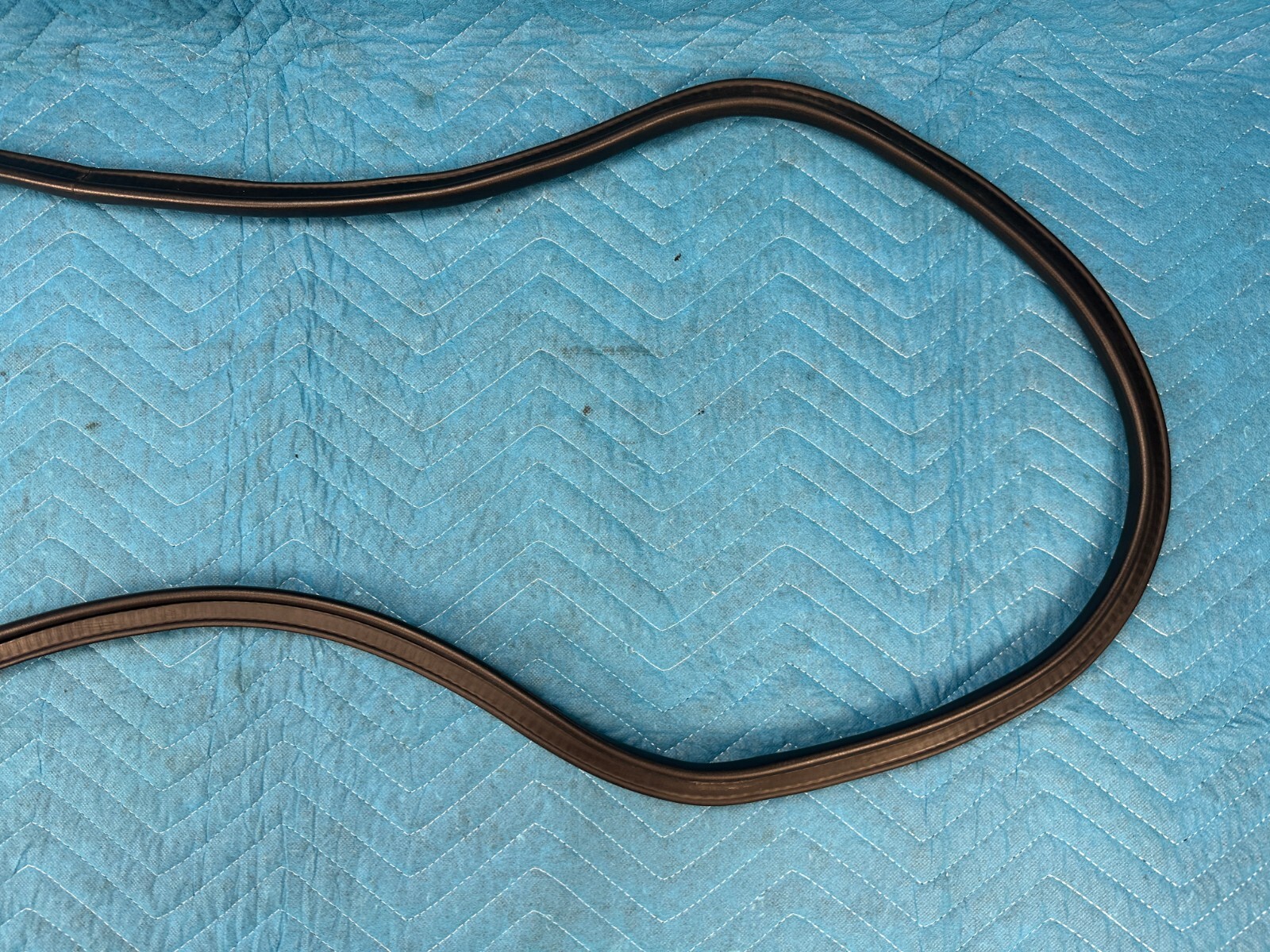 Bentley Continen Flying Spur Trunk Weatherstrip Seal (on body) 29k 2006-2012 OEM