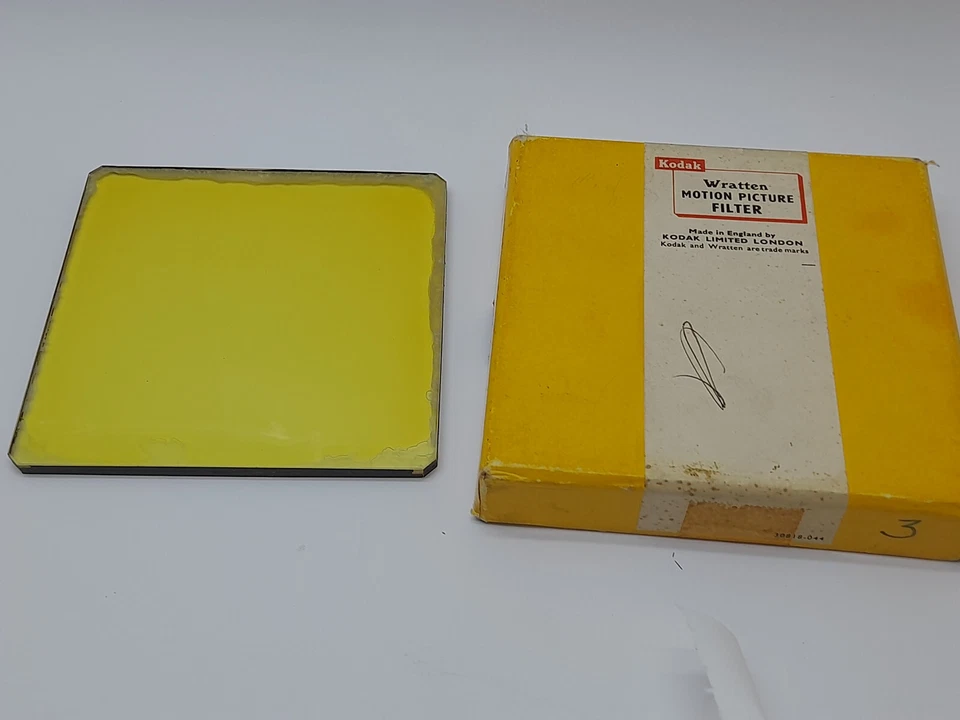 KODAK WRATTEN YELLOW 3 4X4" SQUARE GLASS MOTION PICTURE FILTER IN ITS BOX - Image 2 of 4