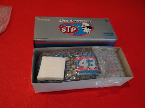 STP PONTIAC Petty Enterprises 25th Anniversary 1:24 CWC diecast ACTION RCCA NIB - Picture 4 of 21