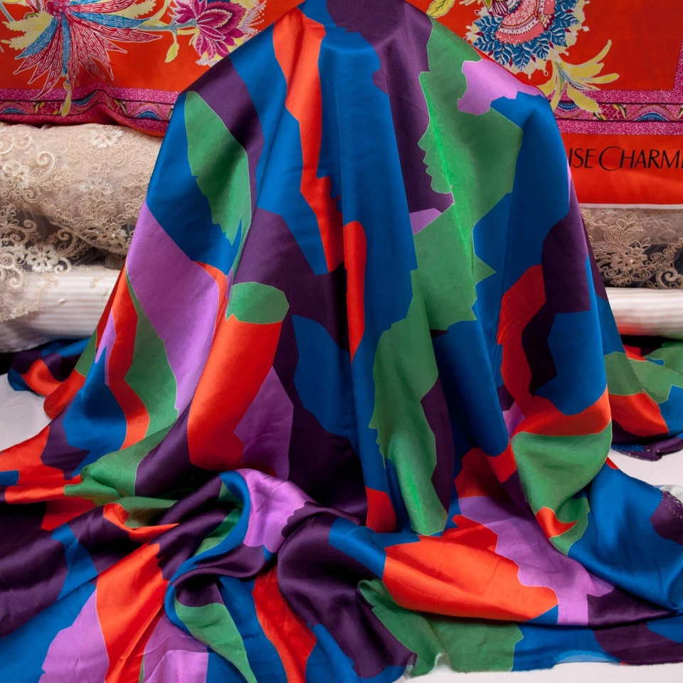 Kirin viscose satin  fabric. Abstract. Made in Italy. Price for 1.50 m - Image 2 of 4