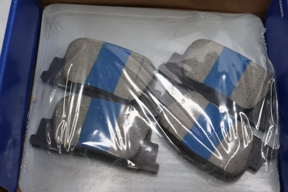 Juego de pastillas de freno de cerámica Napa SilentGuard SG7708X Foto 2 de 3