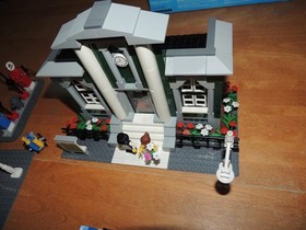 2007 Lego 10184 Town Plan 100% complete with manual & box 50th Anniversary NICE!