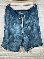 HUK Performance Fabrics Swim Trunks Shorts Mens Size 38 Blue Camo Fishing Ocean