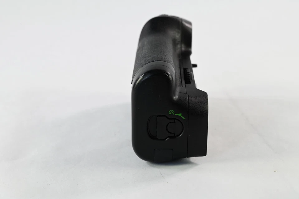 Soporte de batería Promaster 1662 agarre vertical para Nikon D800/D800E/D810/D810 #G948 Foto 3 de 4