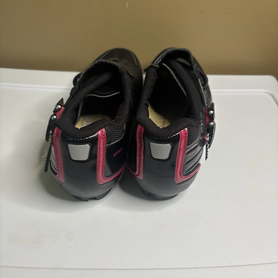 Zapatos de ciclismo Shimano negros con rojo SHWM83L EU 39 US 8 para mujer usados en excelente estado Foto 2 de 4