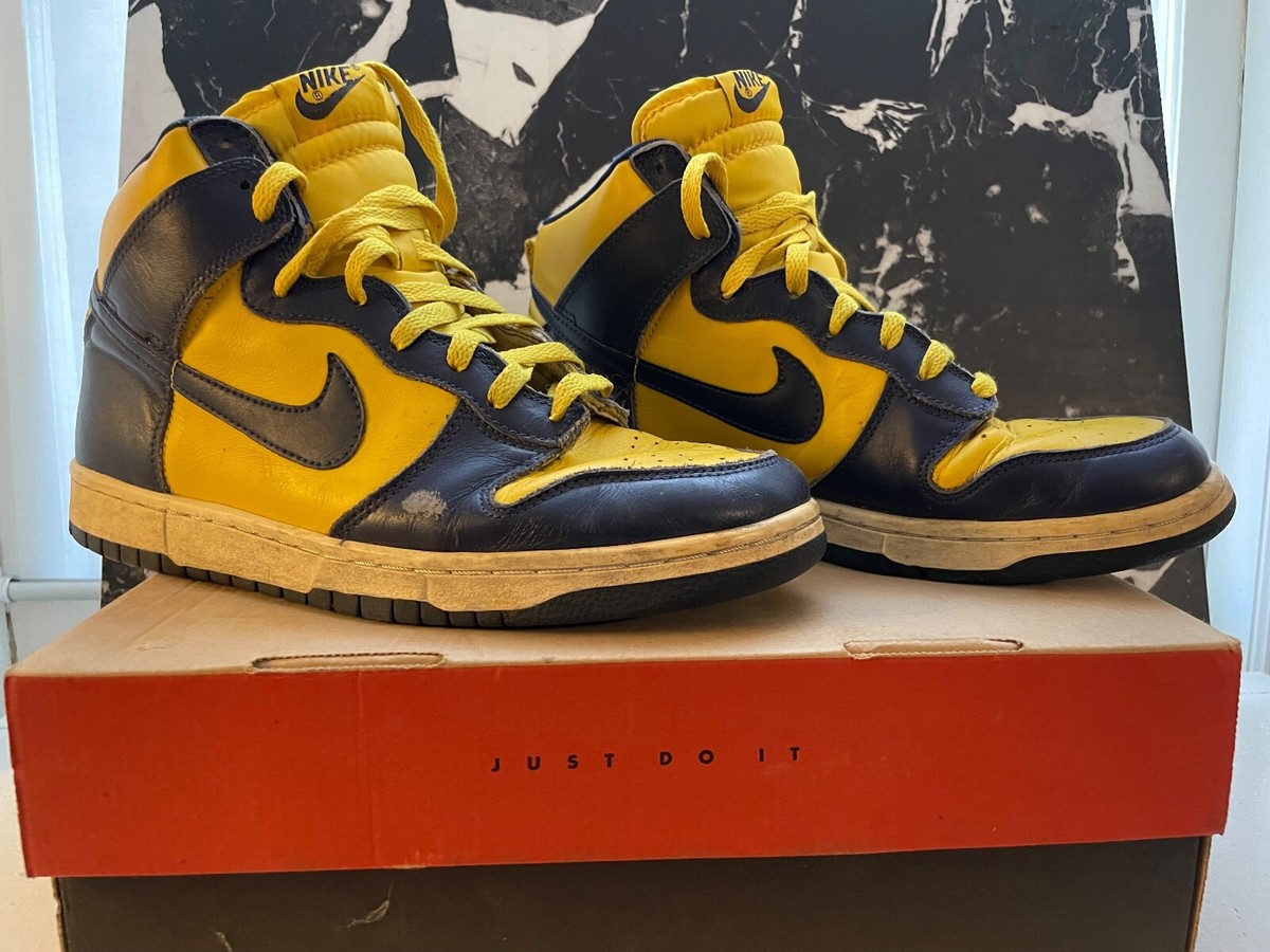 Nike Dunk High LE Midnight Navy/Varsity Maize “Michigan” 630335 