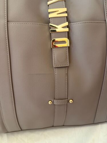 New DKNY Nyc Duffel Weekender Travel Bag Beige Carry on Bag - Picture 5 of 9
