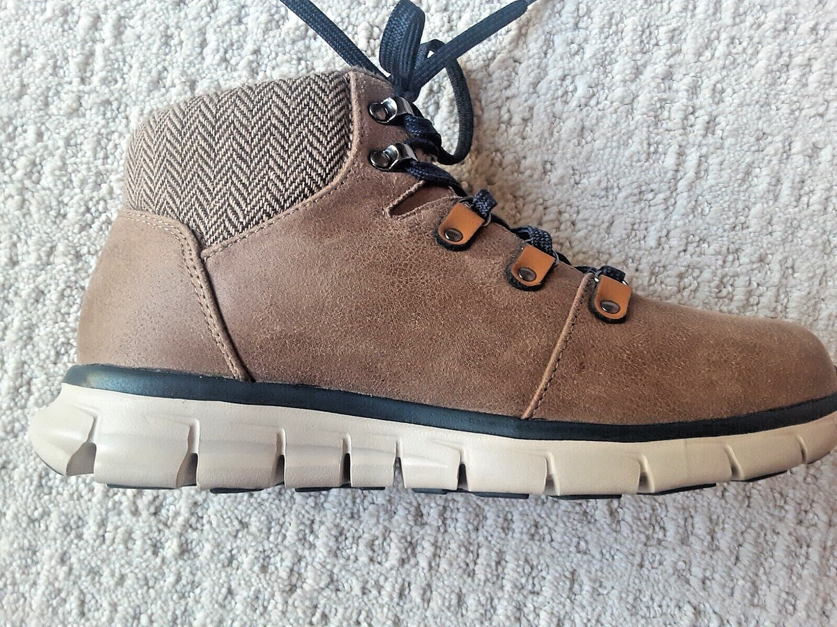 SKECHERS SIZE WOMEN'S BRWON LACE UP ANKLE BOOTS