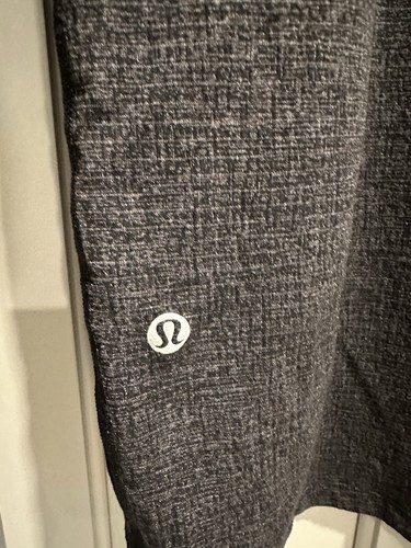Lululemon Men's large To Train gray black Pullover Performance Hoodie tag missin - Picture 3 of 3