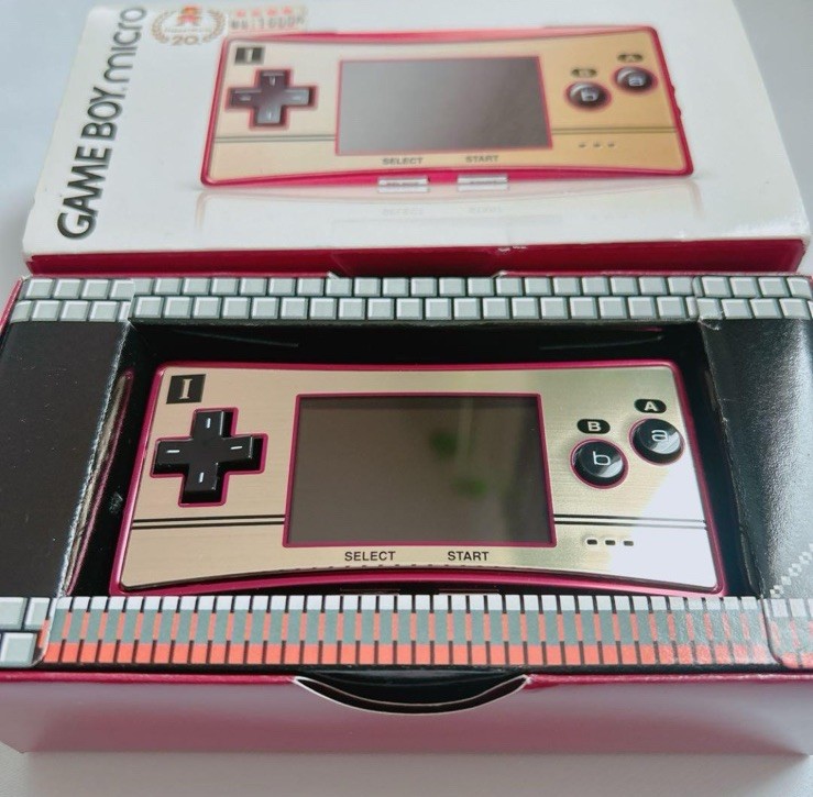 GAME BOY micro 20周年記念 : Game Boy Micro - 20th Anniversary