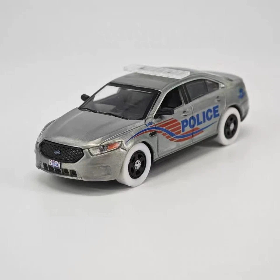 596 Modle 1: 64 CHASE E350 Suburban Tahoe Crown Vict Police Model Diecast Coll - Image 3 of 4