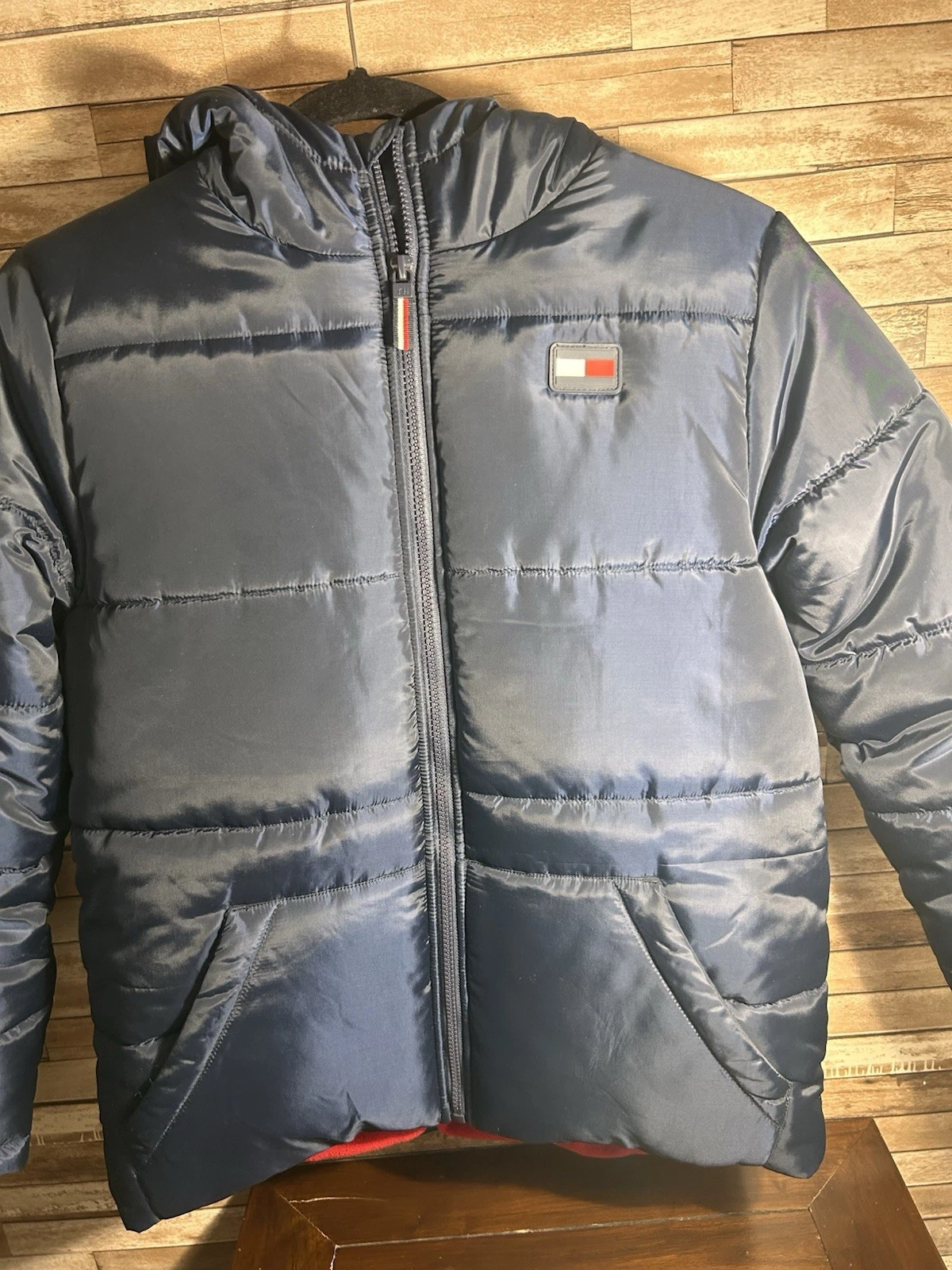 Tommy Hilfiger Boys Navy Puffer Jacket Hooded Red Lining Size M 10/12