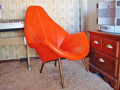 MID CENTURY MODERN ORIGINAL ORANGE VINYL UPHOLSTERY HIGH-BACK LOUNGE CHAIR