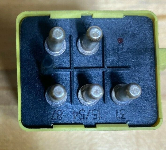 Оригинальный блок управления реле Mercedes-Benz 300SD 300SE P\N 126 820 31 10 ПРОВЕРЕНО РАБОТАЕТ - Изображение 2 из 2