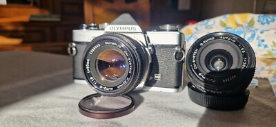 Olympus OM-1 mit Zuiko 50 1,8 und Zuiko 28mm F3.5