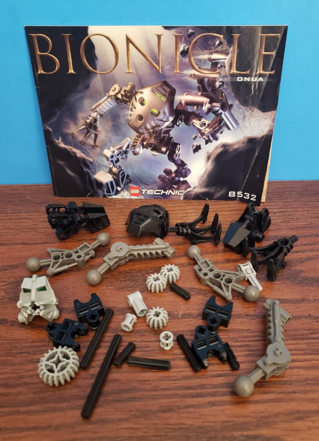 LEGO BIONICLE TOA ONUA ~ #8532 ~   1 PIECE MISSING ~  INSTRUCTIONS INCLUDED